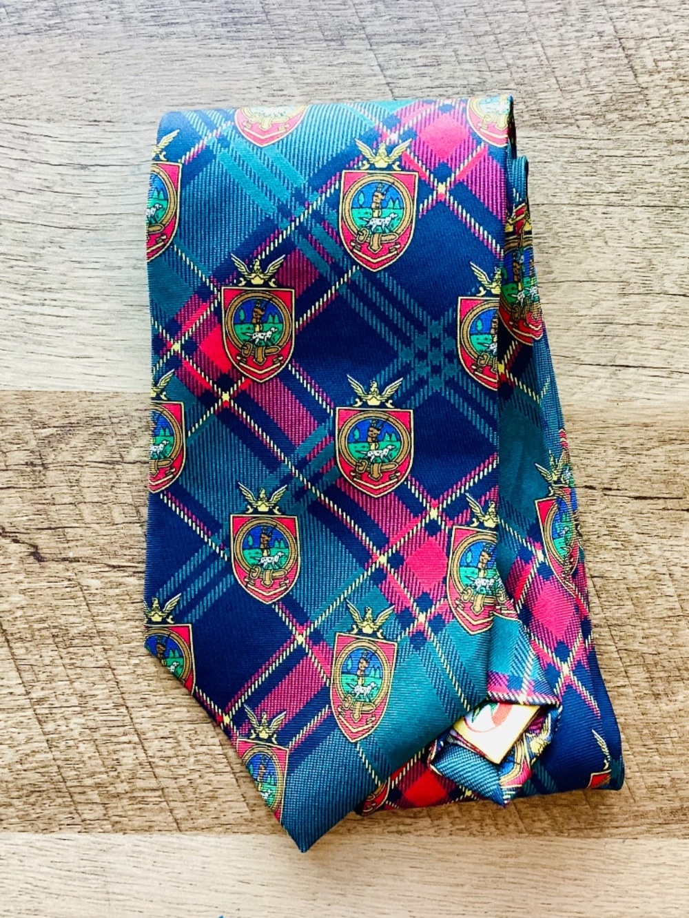 Vtg Duck Head Hunting Themed Plaid Tie 100% Silk USA Made Green Blue Red Crest